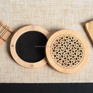 Brûleur d'encens en bois de santal de petite taille de qualité supérieure pour la fragrance d'intérieur et l'usage religieux - Brûleur de Bakhoor écologique 100% naturel - Product Image 4