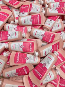 Crème hydratante pour les mains et les ongles 24H avec acide hyaluronique pour peaux sèches - Product Image 3