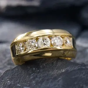 Anillo de Moissanita Vintage de Lujo, Plata de Ley 925, Chapado en Oro Amarillo, Engaste de Garras, Anillo de Boda para Hombre y Mujer, Joyería de Compromiso - Product Image 1