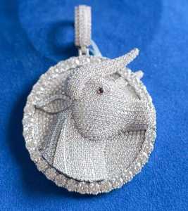 Colgante Medallón GOAT de Diamantes, Acabado en Oro Blanco de 14k, Plata 925, Personalizado, Gran Encanto Clásico Icy, Certificado IGI, con Cadena de Serpiente - Product Image 1