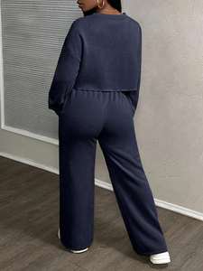 ชุดลำลองสองชิ้นสำหรับผู้หญิง เสื้อครอปและกางเกงขายาวทรงกว้าง สวมใส่สบาย ชุดเข้าชุดกัน - Product Image 2