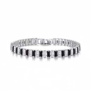 Pulsera de Moissanita Plateada para Mujer, Elegante y Brillante, Idea de Regalo para Compromiso o Aniversario - Product Image 1