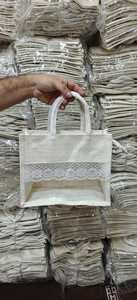 Bolsa de yute con ventana, logotipo personalizado, bolsa de arpillera natural para exhibición de productos, embalaje de regalo, bolsa de mano para fiestas y eventos, venta al por mayor. - Product Image 4