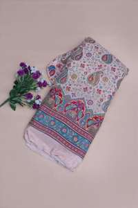 Tela Crepé Natural Blanca con Estampado Floral Paisley y Borde Ornamental de Pavo Real para Confección de Vestidos Kurti Étnicos - Product Image 2