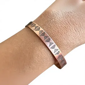 กำไลทองแดงบำบัดแบบเปิดลายตอกพรีเมียม งานแฮนด์เมด ลายนูน หรูหรา แฟชั่นจิวเวลรี่ - Product Image 5
