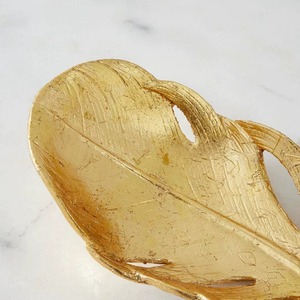 High Quality Aluminum Casted Small Size Leaf Shape Platter With Shiny Golden Finishing Indian Manufacturer - Product Image 5