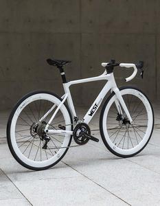 Bicicleta de Carretera Ligera de Aleación de Aluminio con Transmisión LTWOO de 22 Velocidades para Hombres Adultos, para Carreras - Product Image 1
