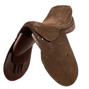 Silla de polo hecha a mano con cuero de primera calidad y estructura robusta para el equilibrio del jinete, comodidad y movimiento rápido en el campo. - Product Image 4