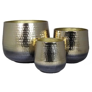 Ensemble de 3 pots de fleurs ronds en métal doré martelé, pour l'intérieur et l'extérieur, pots de fleurs décoratifs de luxe pour la décoration de la maison. - Product Image 3