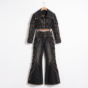 Conjunto de Dos Piezas de Mezclilla Negra para Mujer, Chaqueta Corta con Tachuelas, Cinturón con Hebilla, Jeans Cargo Ajustados, Moda Urbana Gótica - Product Image 6