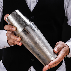 Juego de Coctelera Boston de Acero Inoxidable Premium con Patrón Grabado, Herramientas de Bar para Mezclar Bebidas, Whisky y Vino - Product Image 5