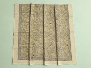 Paréo de plage Paisley en coton tissé avec logo imprimé sur le devant, serviette carrée unisexe, 1 pièce pour maillot de bain - Product Image 1