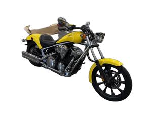 Offre spéciale 2023 : Moto cruiser Fury Chopper 1312cc, moteur V-Twin à essence, refroidissement liquide, 5 vitesses, jaune nacré, à vendre - Product Image 1