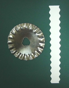 Coupe-papier rotatif DK-379 45MM |   Lames droites, lames ondulées, lames dentelées, lame rotative rétractable à manche caoutchouté droit - Product Image 3