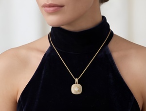 Collar con Colgante Cuadrado de Lujo con Incrustaciones de Diamantes para Mujer, Colgante con Racimo de Diamantes, Joyería Hip Hop - Product Image 1