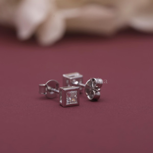 Pendientes de Diamantes Cultivados en Laboratorio con Certificación IGI, Corte Princesa, Biselados, Oro Blanco/Amarillo y Rosa de 9K, Pendientes de Diamantes Cuadrados - Product Image 4