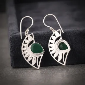 Boucles d'oreilles pendantes bohèmes en argent sterling 925 pour femmes, motif géométrique, onyx vert serti clos, boucles d'oreilles pendantes faites à la main, pour tous les jours - Product Image 4