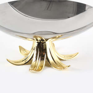 Bol à fruits de luxe en acier inoxydable argenté, base décorative en pétales dorés, plat à noix élégant, assiette à bonbons, centre de table, vaisselle de table - Product Image 3