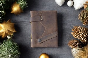 Journal de voyage en laiton véritable avec fermeture en plumes, avec dessin, logo personnalisé, service OEM - Product Image 2