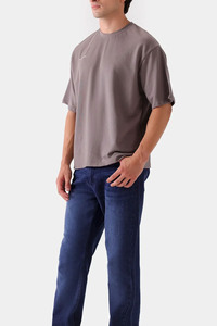 T-shirt pour homme en coton 100% de haute qualité OEM, minimaliste, avec broderie sur la poitrine, gris anthracite, coupe ample - Product Image 4