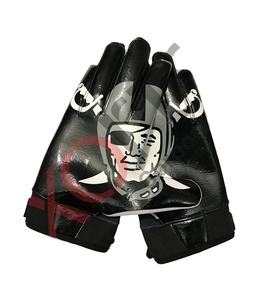 ถุงมืออเมริกันฟุตบอล Black Raider แบบกำหนดเอง ป้องกันรังสียูวี กันน้ำ ยืดหยุ่นได้ สำหรับกีฬากลางแจ้ง - Product Image 1