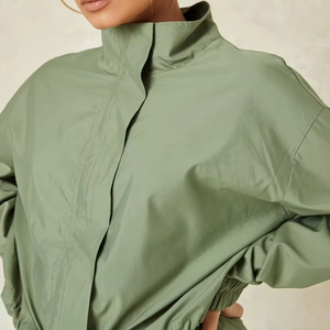 Traje Cortavientos para Mujer Disponible al por Mayor con Logotipo Personalizado, Conjunto de 2 Piezas, Resistente para el Invierno - Product Image 4
