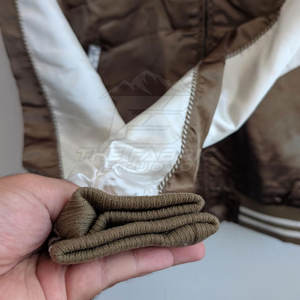 Colección de Moda Urbana Contemporánea, Chaqueta Sukajan con Tela Satinada de Alta Calidad y Bordados Detallados para un Estilo Diario - Product Image 6