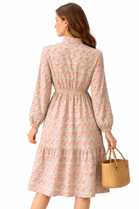 ชุดเดรสยาวพิมพ์ลายดอกไม้สำหรับผู้หญิง ดีไซน์หรูหรา คอระบาย แขนยาว แต่งระบายเป็นชั้นๆ ผ้าคัลลี่ แกดเดอร์ ให้ความสบายเป็นพิเศษ - Product Image 4