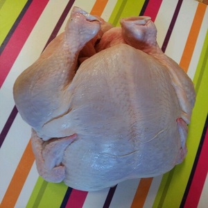 ไก่แช่แข็งทั้งตัวแบบขายส่งสำหรับซูเปอร์มาร์เก็ตและผู้ค้าส่ง ทำความสะอาดแล้ว ไม่มีจุดดำ รับผลิตฉลาก OEM - Product Image 3