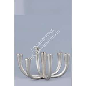 Candelabro Decorativo de Metal de 7 Brazos Antideslizante y Resistente al Calor con Diseño Moderno para Decoración del Hogar y Bodas - Product Image 1