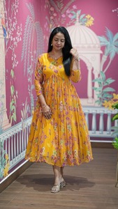 Robe longue en mousseline Alfino au design unique pour femmes et jeunes filles, idéale pour les voyages et les sorties décontractées – Nouvelle collection en promotion - Product Image 4