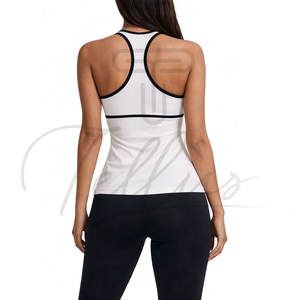 Conjunto Deportivo de 3 Piezas para Mujer, Chaqueta Deportiva Ligera y Elástica con Cierre Frontal y Logotipo, Pantalones Cortos de Cintura Alta - Product Image 4
