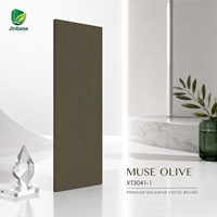 Panneau MDF hydrofuge mélaminé avec placage bois Jinbase Muse Olive 18mm E0 1220x2440mm pour mobilier d'hôtel et de bureau