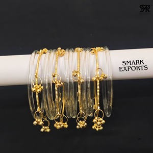 Bracelet manchette transparent en résine gelée avec breloques chaîne dorée, fait main, bijoux fantaisie pour femme - Product Image 6