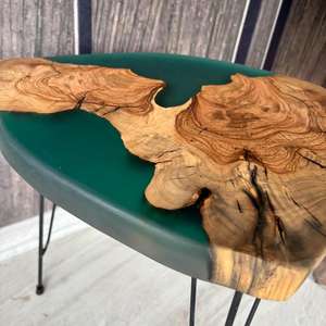 Table en résine époxy Emerald Lagoon, table rivière en bois d'olivier, table d'appoint en verre marin, table bord naturel Emerald Bay, table artisanale en bois - Product Image 2