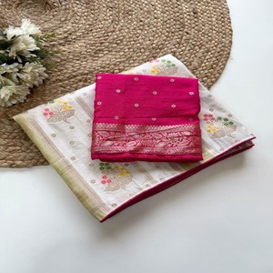 Sari en viscose de soie VASTRA COTTAGE Pure Chinya avec tissage Zari doré, motif floral Minakari Butta, teint à la main, et blouse contrastante - Product Image 1