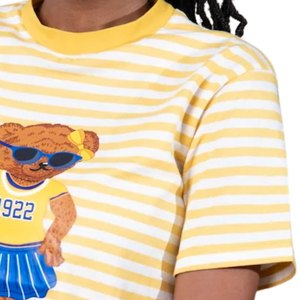T-shirt Preppy Sigma Gamma Rho Bear pour femmes, à rayures jaunes, avec image graphique de la sororité grecque, Style décontracté et mignon, 1922 - Product Image 4
