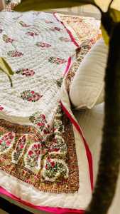Magnifique ensemble de couette Jaipuri à fleurs roses imprimées à la main, couette réversible de qualité supérieure, 100% coton, pour la décoration de la maison - Product Image 2