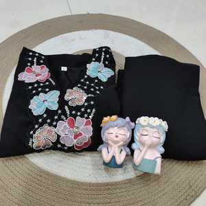 ชุดเซ็ตสองชิ้นสำหรับผู้หญิง ผ้าจอร์เจตต์แท้ ทรงขากว้าง ดีไซน์ปักลายอย่างประณีต เพื่อความสบายและสง่างาม ผลิตจากโพลีเอสเตอร์ - Product Image 5