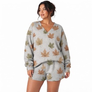 Ensemble 2 pièces décontracté pour femme : Sweat-shirt col en V et short imprimé camouflage rouge, manches longues, coupe ample - Product Image 3