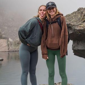 Nouveau design Leggings de sport pour femmes, taille haute, à compression, extensibles, pour la gym, la course et le yoga, en tissu respirant - Product Image 3