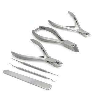 Kit de herramientas de podología de 5 piezas: Alicates cóncavos para uñas de los pies con diseño de flecha y llama, de apertura de mandíbula ancha, duraderos, profesionales, forjados en Alemania. - Product Image 1