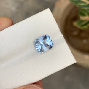 Piedra Preciosa de Aguamarina Azul Natural Facetada de Corte Elegante, Calidad Premium para Joyería - Product Image 1