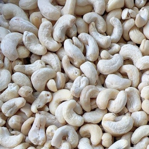 Offre Spéciale : Noix de cajou biologiques en gros au meilleur prix – Qualités W180, W210, W240, Santigo – Emballage personnalisé disponible - Product Image 1