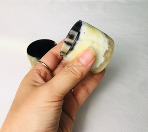 Anillos de servilleta de madera elegantes únicos hechos a mano crema y Cuerno negro para una decoración elegante del hogar y la Mesa Falak World Export - Product Image 5