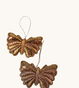 ผ้าปักลายผีเสื้อแบบแขวน – งานปักมือแบบซาร์ดอซีและงานประดับเลื่อม งานฝีมืออินเดียสำหรับตกแต่งในเดือนรอมฎอน อีด และของขวัญคริสต์มาส - Product Image 3