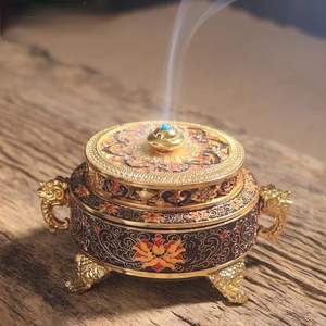Brûleur d'encens traditionnel en métal inspiré de la culture arabe, idéal pour accueillir les invités avec une fragrance agréable - Product Image 6
