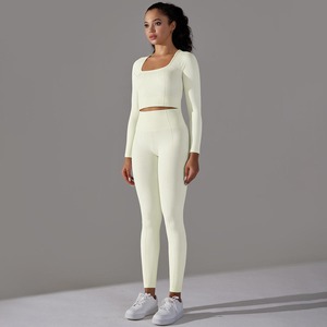 Conjunto de yoga ligero, de la mejor calidad y cómodo para mujer, para adultos, hecho a medida con su propio diseño. - Product Image 2