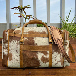 2025 nouveau sac polochon en cuir personnalisé usiné à la main en cuir de vachette sac de week-end à la main grand voyage vacances vacances sacs - Product Image 5