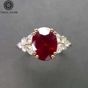 Bague de fiançailles classique en moissanite plaqué or 18 carats pour femme, taille coussin, sertie à griffes, certifiée IGI, par Charm Jewells - Product Image 3
